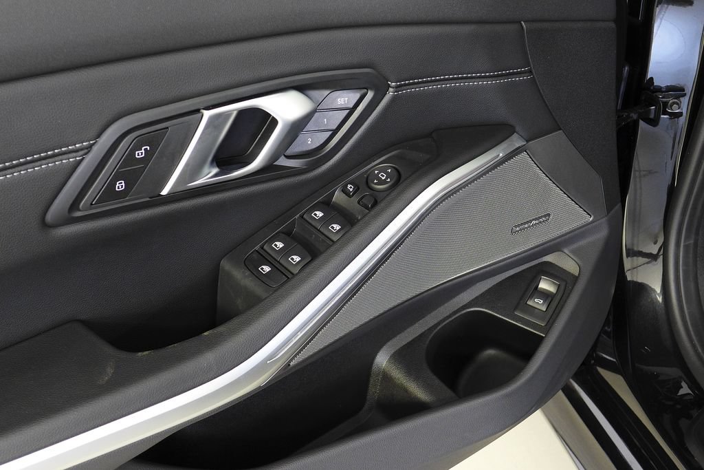 Used 2025 BMW M340i xDrive w/ Premium Package AWD/4WD image 7