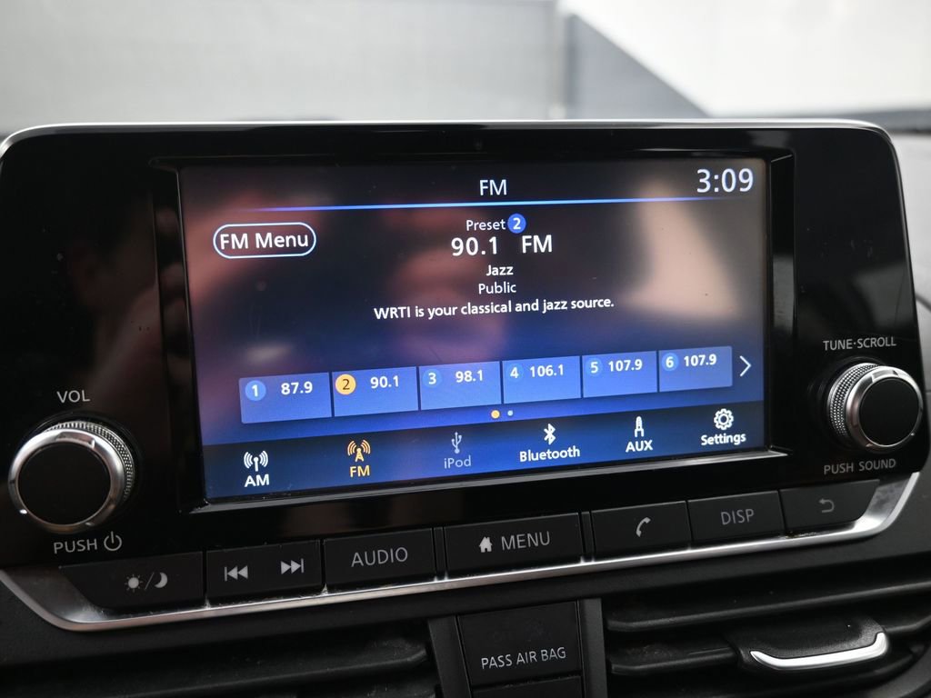 Used 2024 Nissan Altima 2.5 S image 12