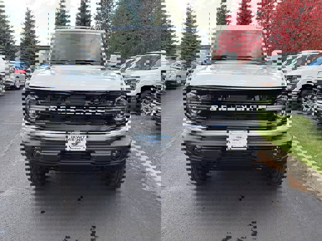 New 2025 Ford Bronco Outer Banks image 2