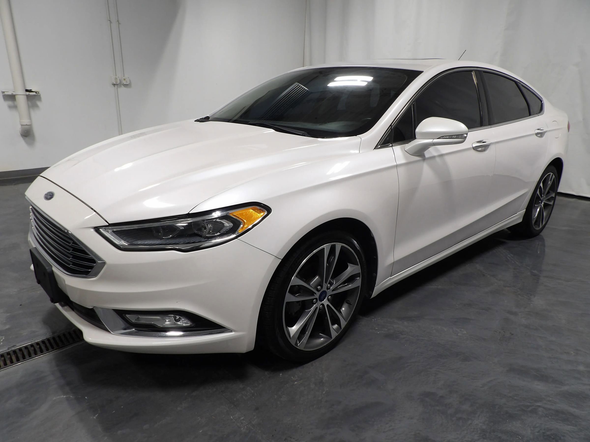 Used 2018 Ford Fusion Titanium image 4