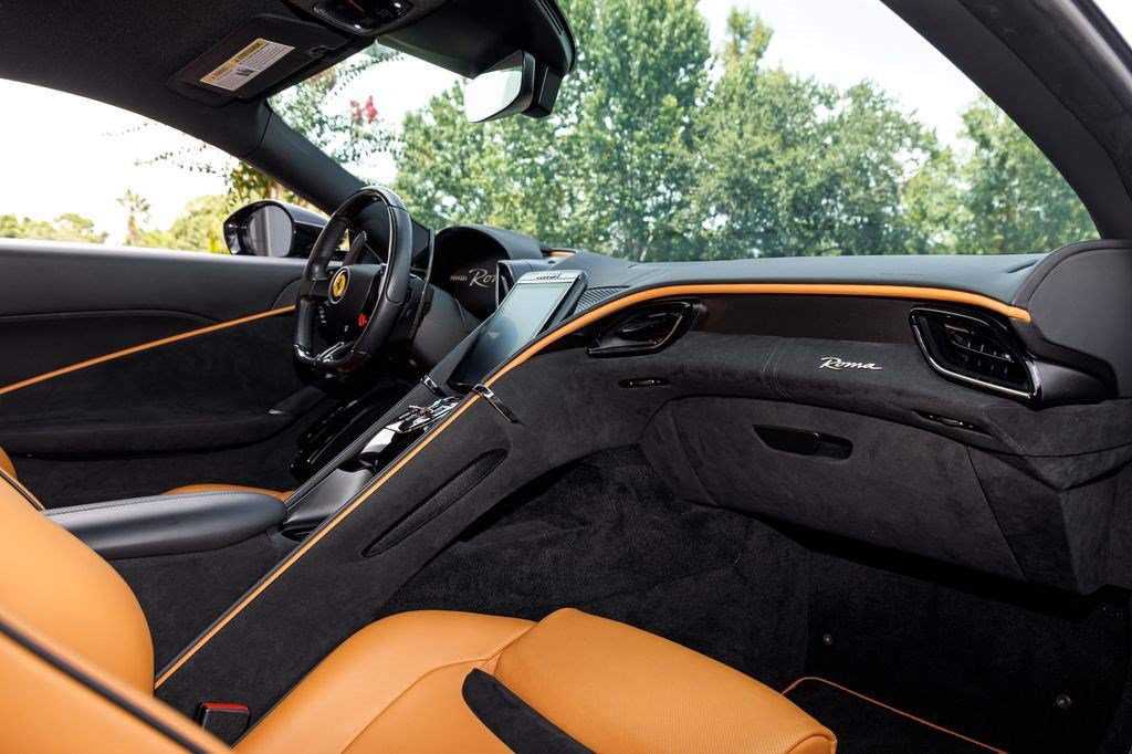 Used 2022 Ferrari Roma RWD image 16