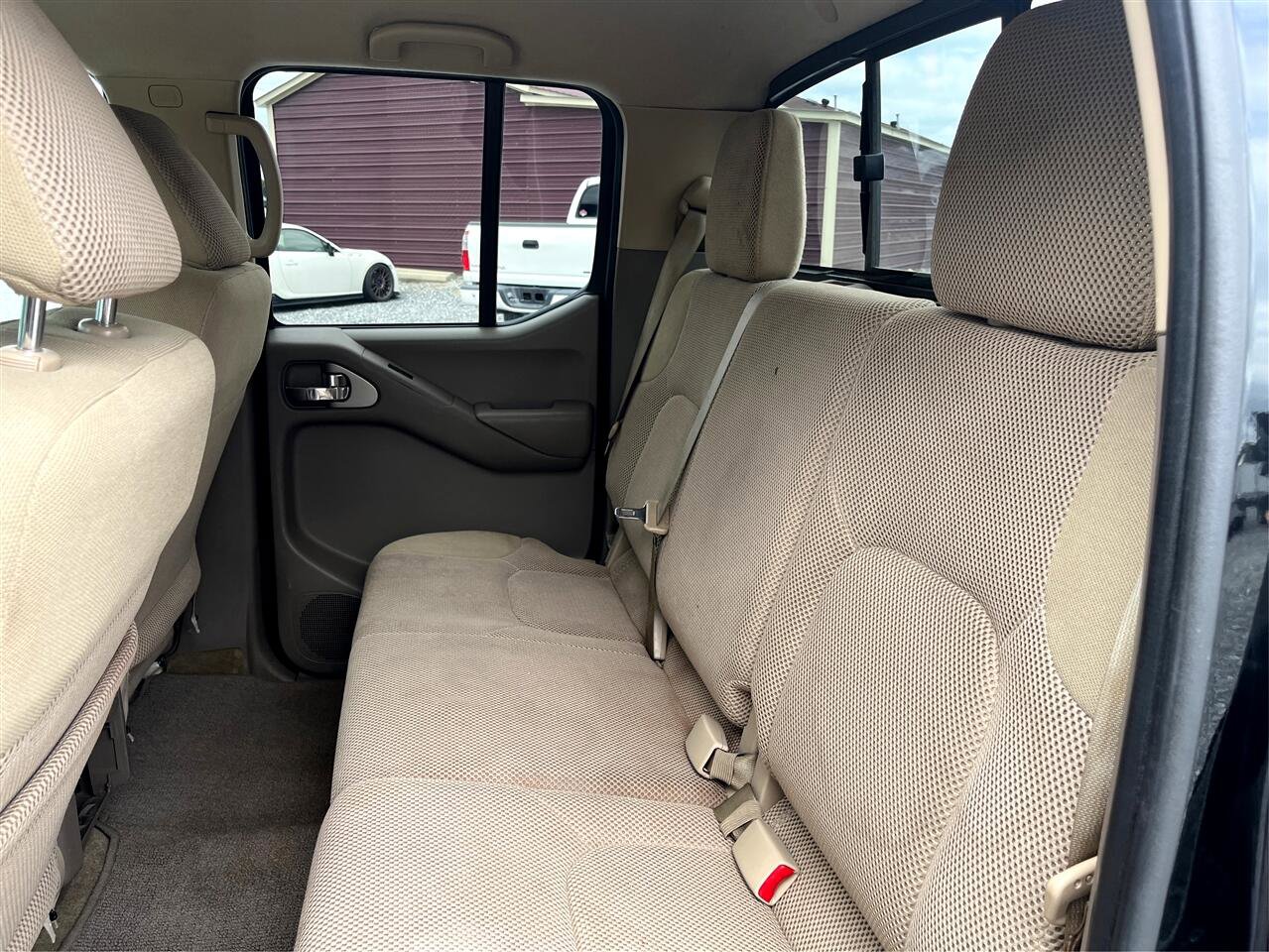 Used 2017 Nissan Frontier SV image 10