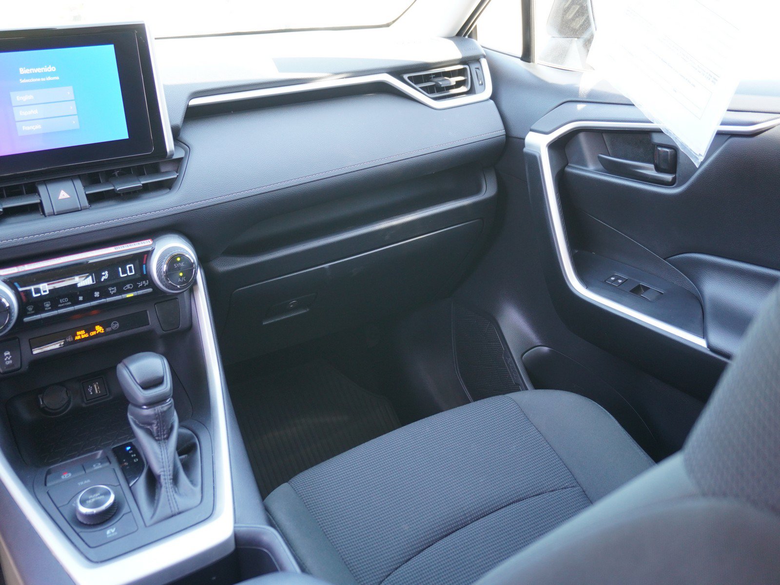 Used 2024 Toyota RAV4 LE AWD/4WD image 17