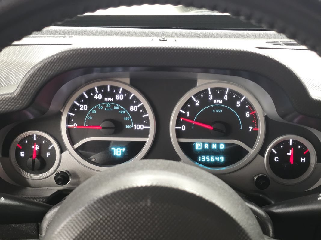 Used 2010 Jeep Wrangler Unlimited Rubicon w/ Dual Top Group AWD/4WD image 31