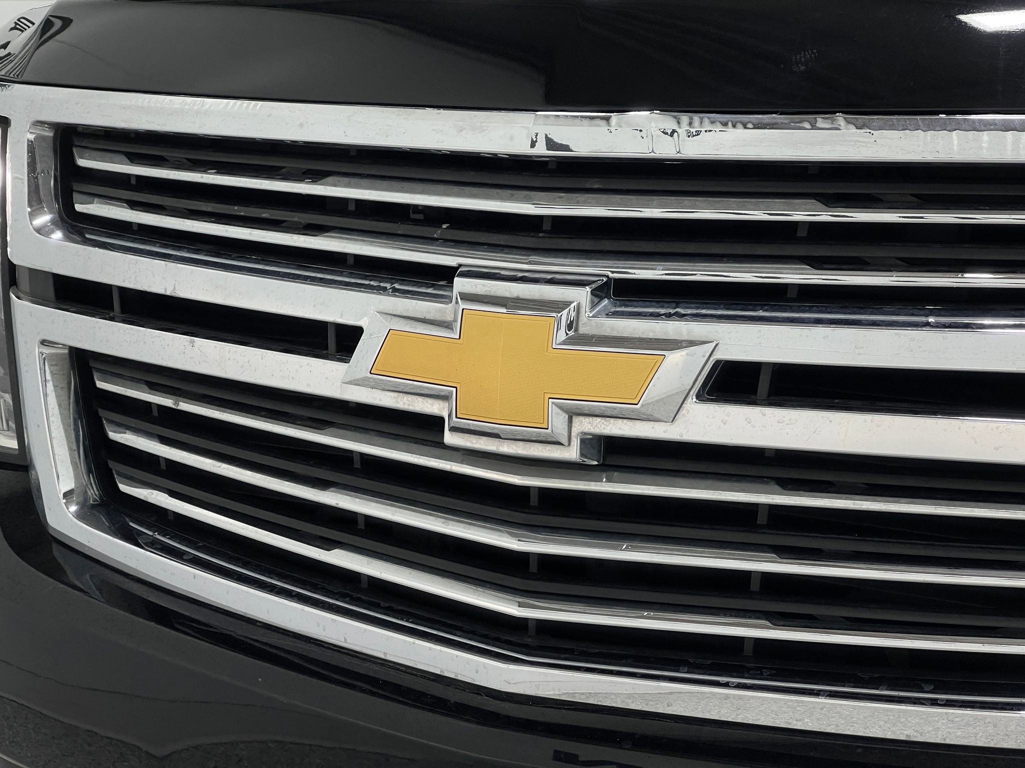 Used 2018 Chevrolet Suburban Premier image 39