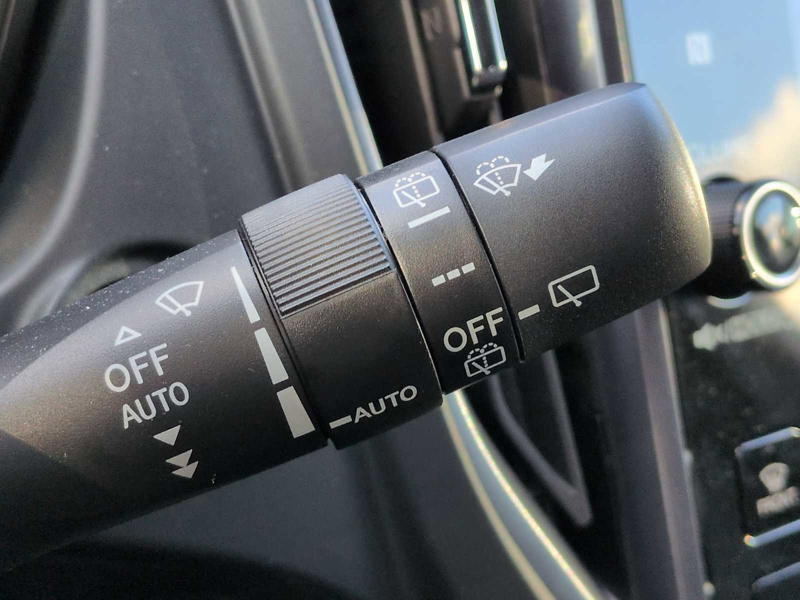 Certified 2025 Subaru Forester Limited image 27