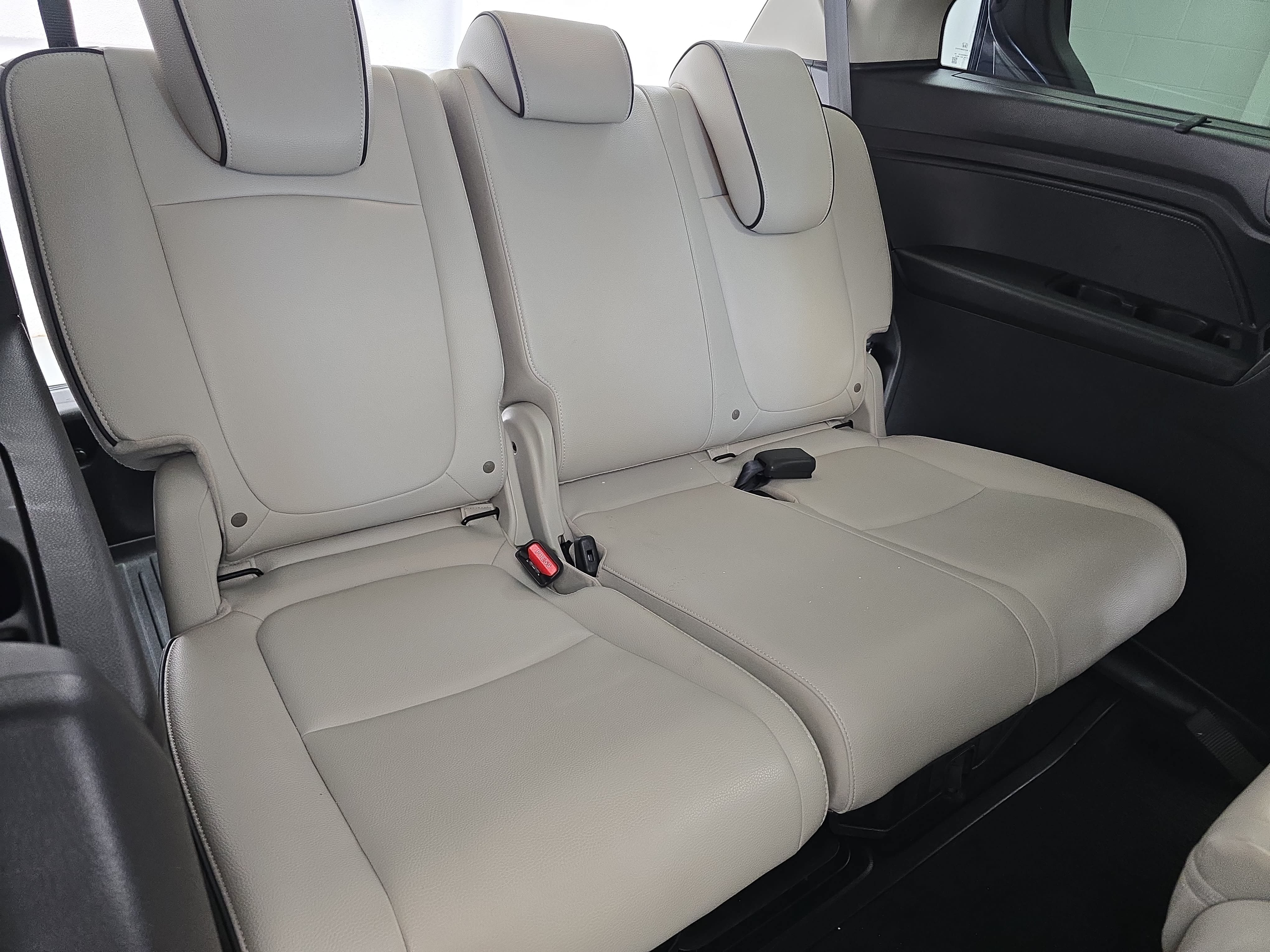 Certified 2025 Honda Odyssey Touring image 12