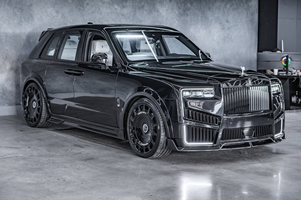 Used 2025 Rolls-Royce Cullinan AWD/4WD image 1