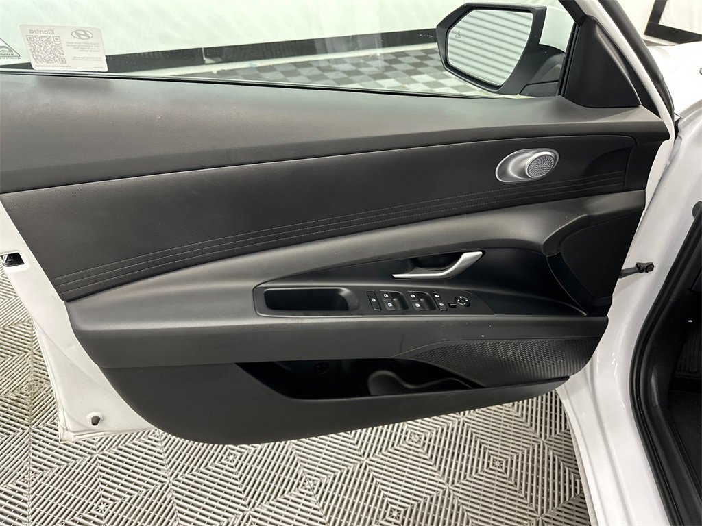 Used 2024 Hyundai Elantra SEL image 10