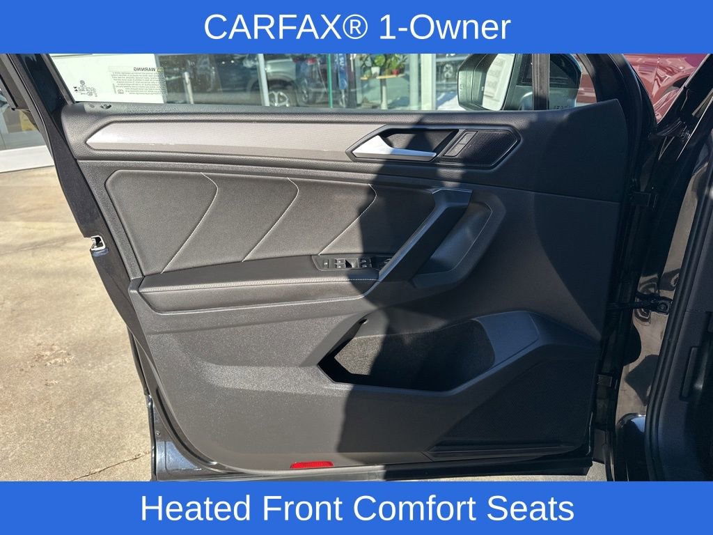 Used 2023 Volkswagen Tiguan SE w/ Panoramic Sunroof Package image 16