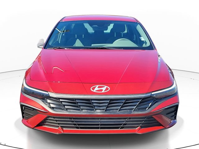 Used 2025 Hyundai Elantra Sport image 2