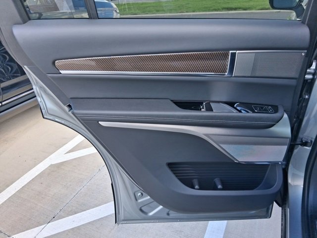 New 2026 Cadillac Vistiq Sport w/ LPO, Floor Liner Package image 23