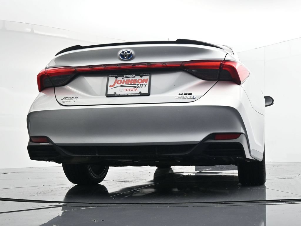 Used 2020 Toyota Avalon XSE FWD image 32