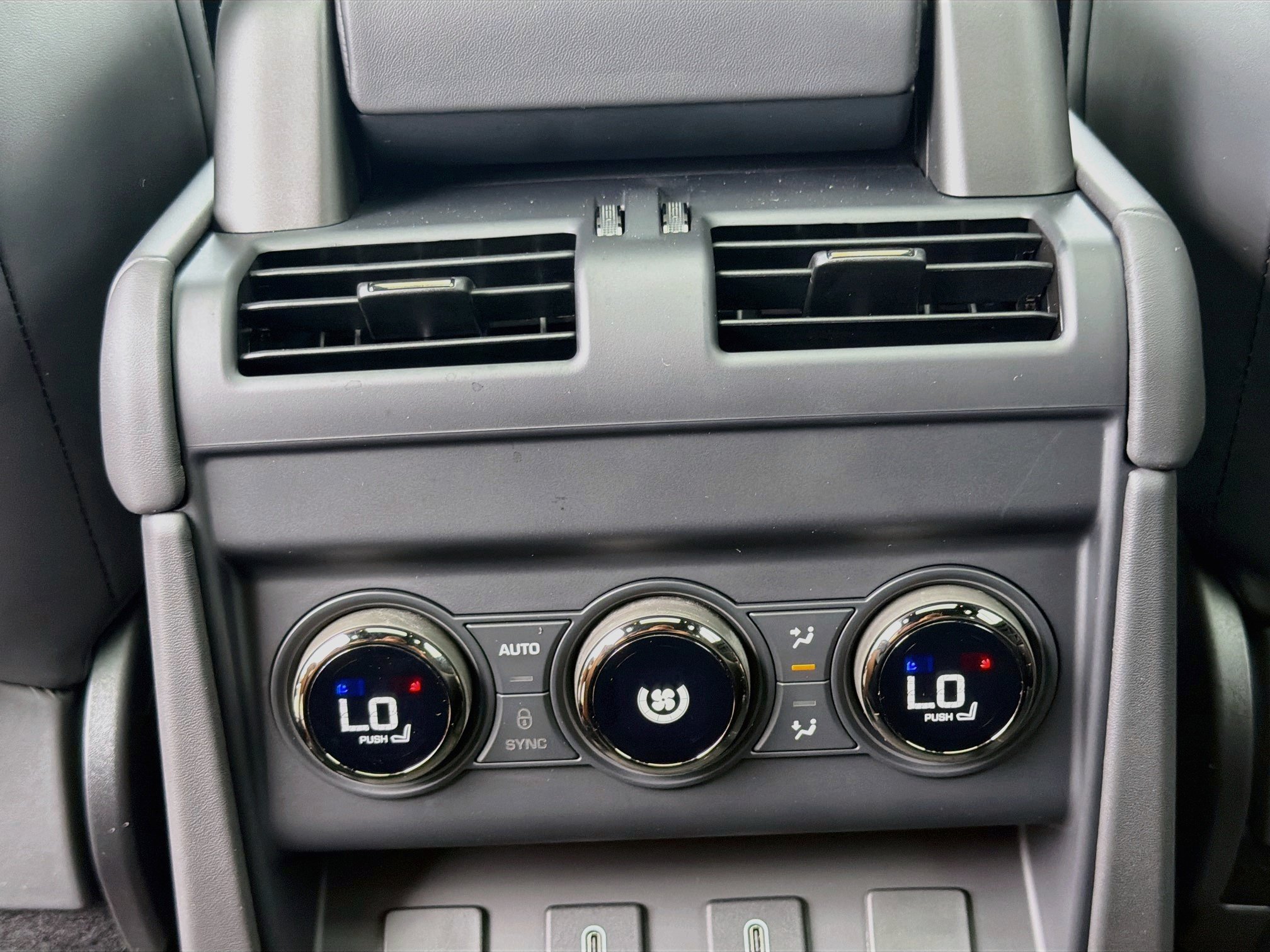 New 2026 Land Rover Defender 110 OCTA AWD/4WD image 20