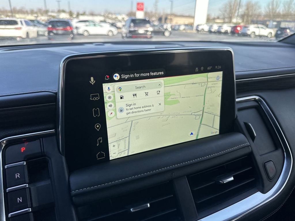 Used 2024 GMC Yukon SLT w/ SLT Luxury Package image 18