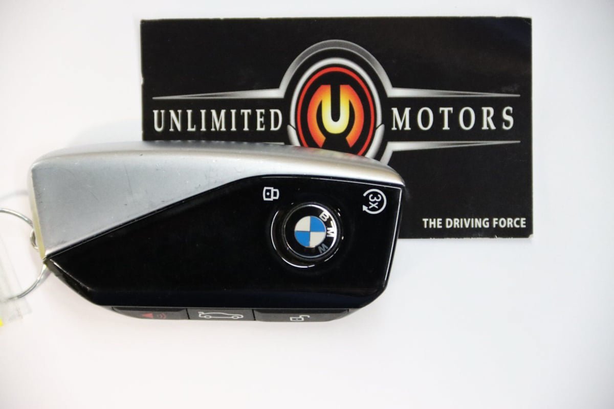 Used 2023 BMW 760i xDrive AWD/4WD image 5