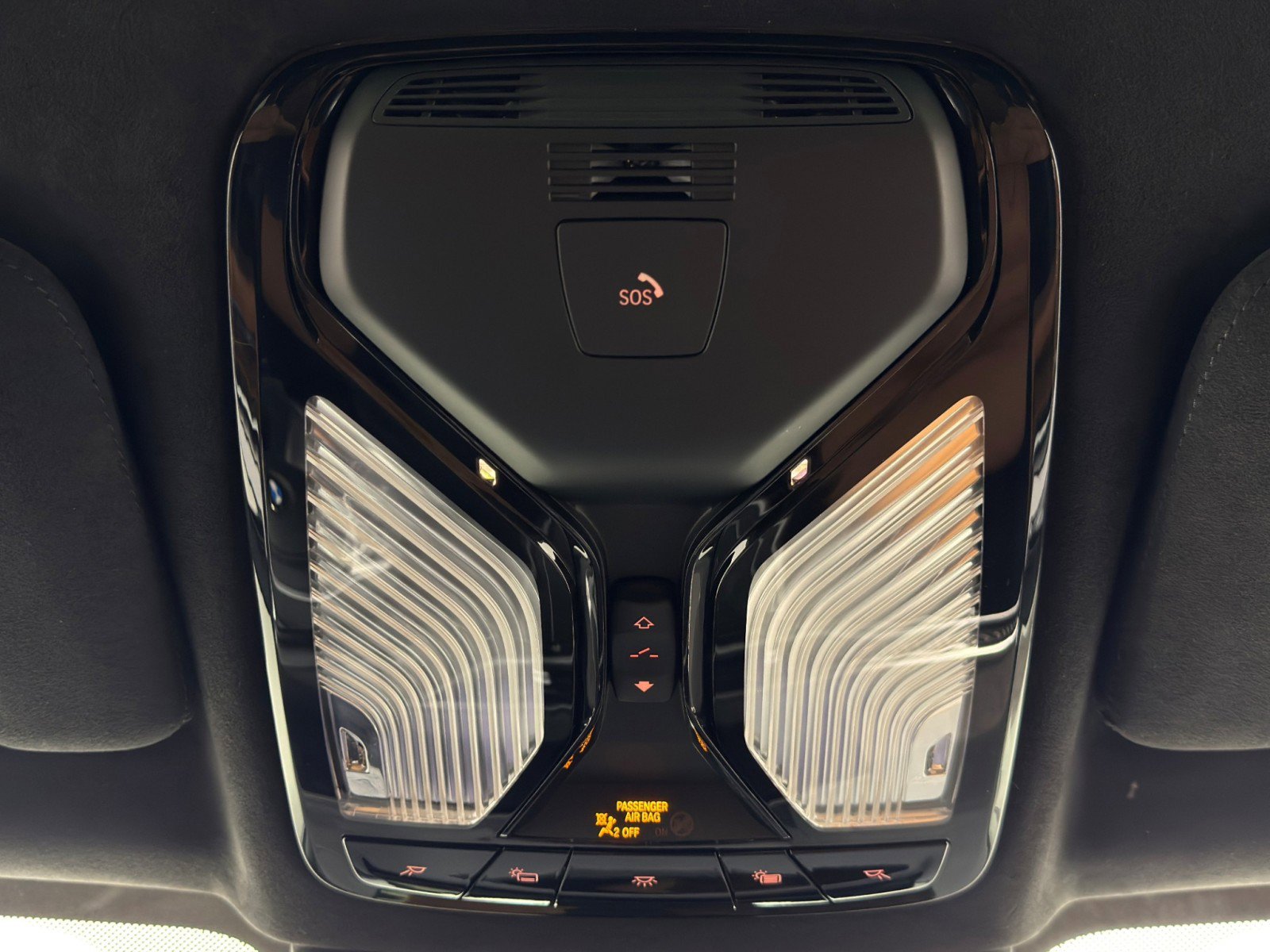 Used 2023 BMW X7 xDrive40i w/ M Sport Package image 38