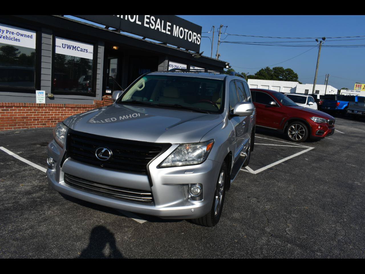 Used 2013 Lexus LX 570 4WD w/ Luxury Pkg image 1