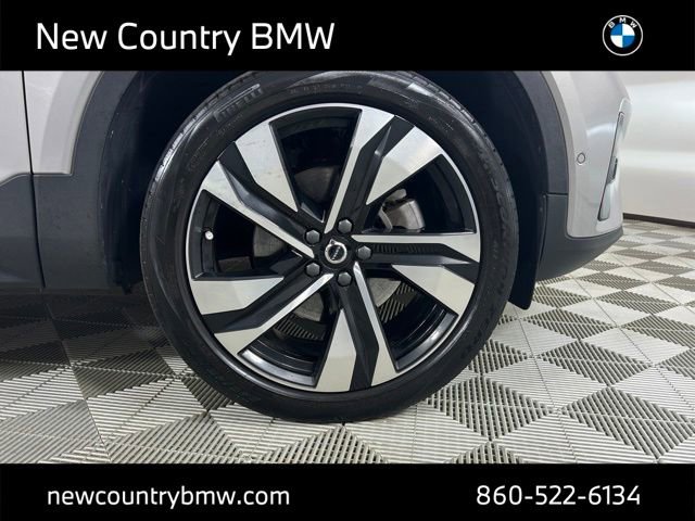 Used 2023 Volvo XC40 B5 Plus w/ Protection Package Premier AWD/4WD image 9