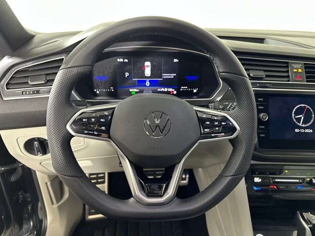 Used 2024 Volkswagen Tiguan SE R-Line image 14