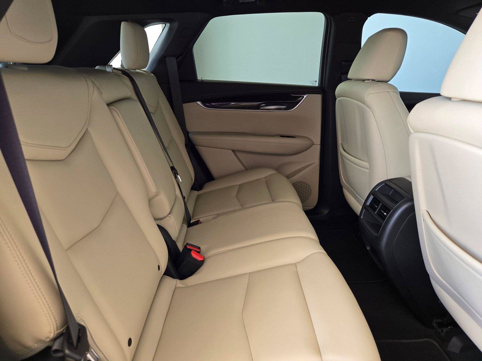 Used 2018 Cadillac XT5 FWD image 28