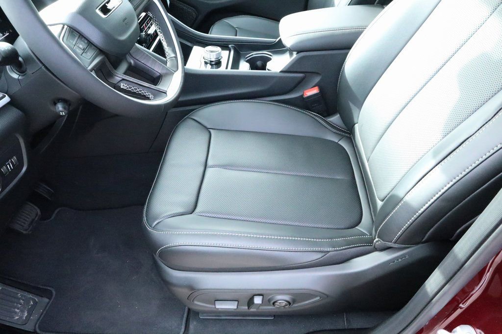 New 2025 Jeep Grand Cherokee Limited w/ Luxury Tech Group II AWD/4WD image 11