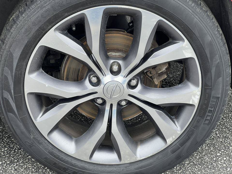 Used 2017 Chrysler Pacifica Limited w/ UConnect Theater Package FWD image 14