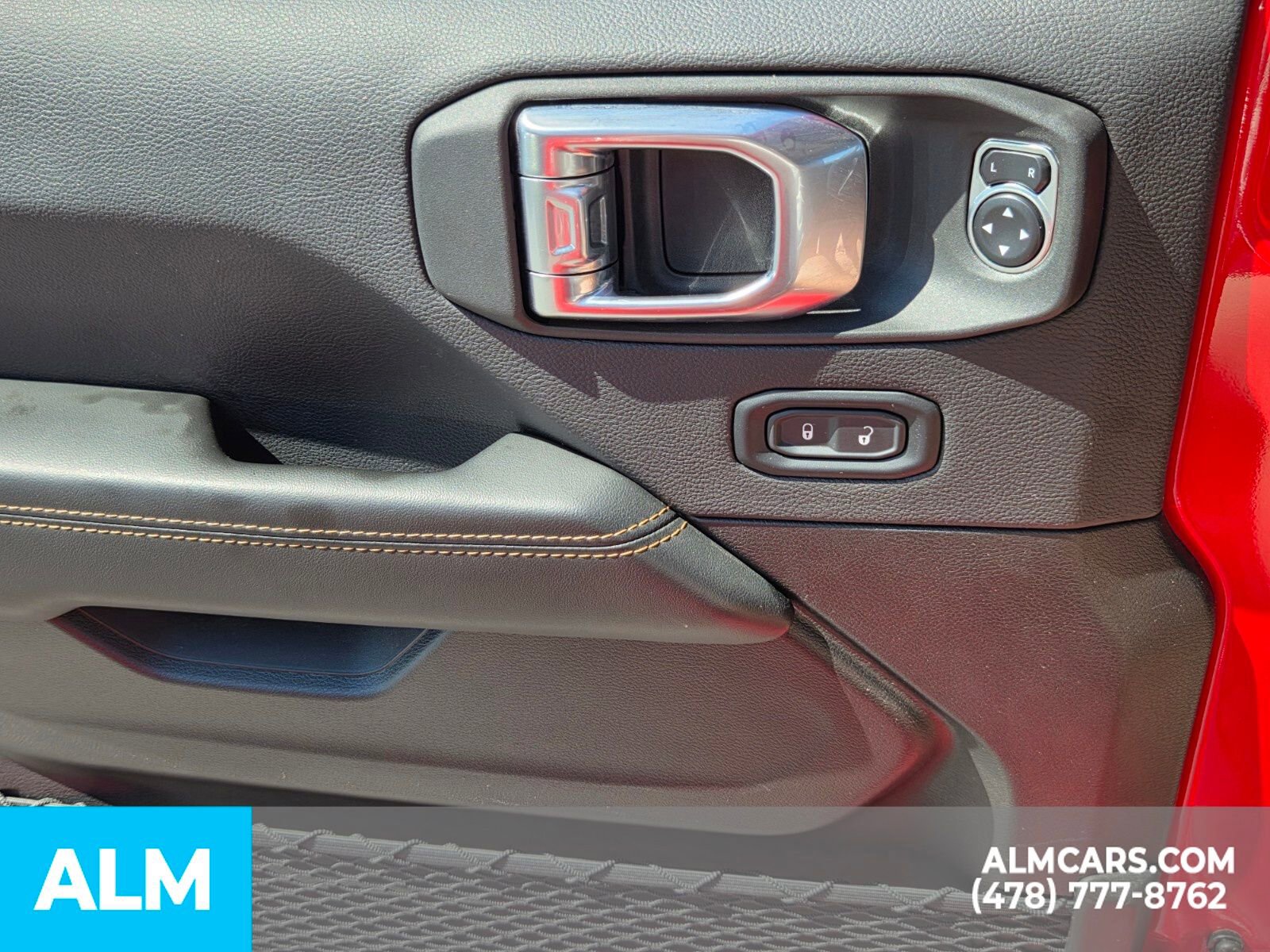 Used 2025 Jeep Wrangler Unlimited Sahara image 28