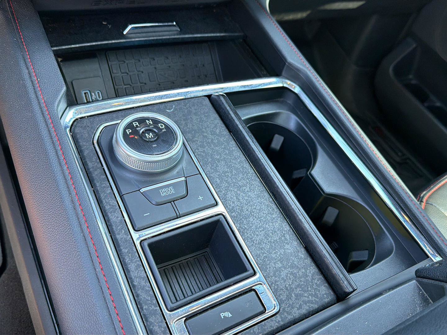 Used 2024 Ford Expedition Limited RWD image 31