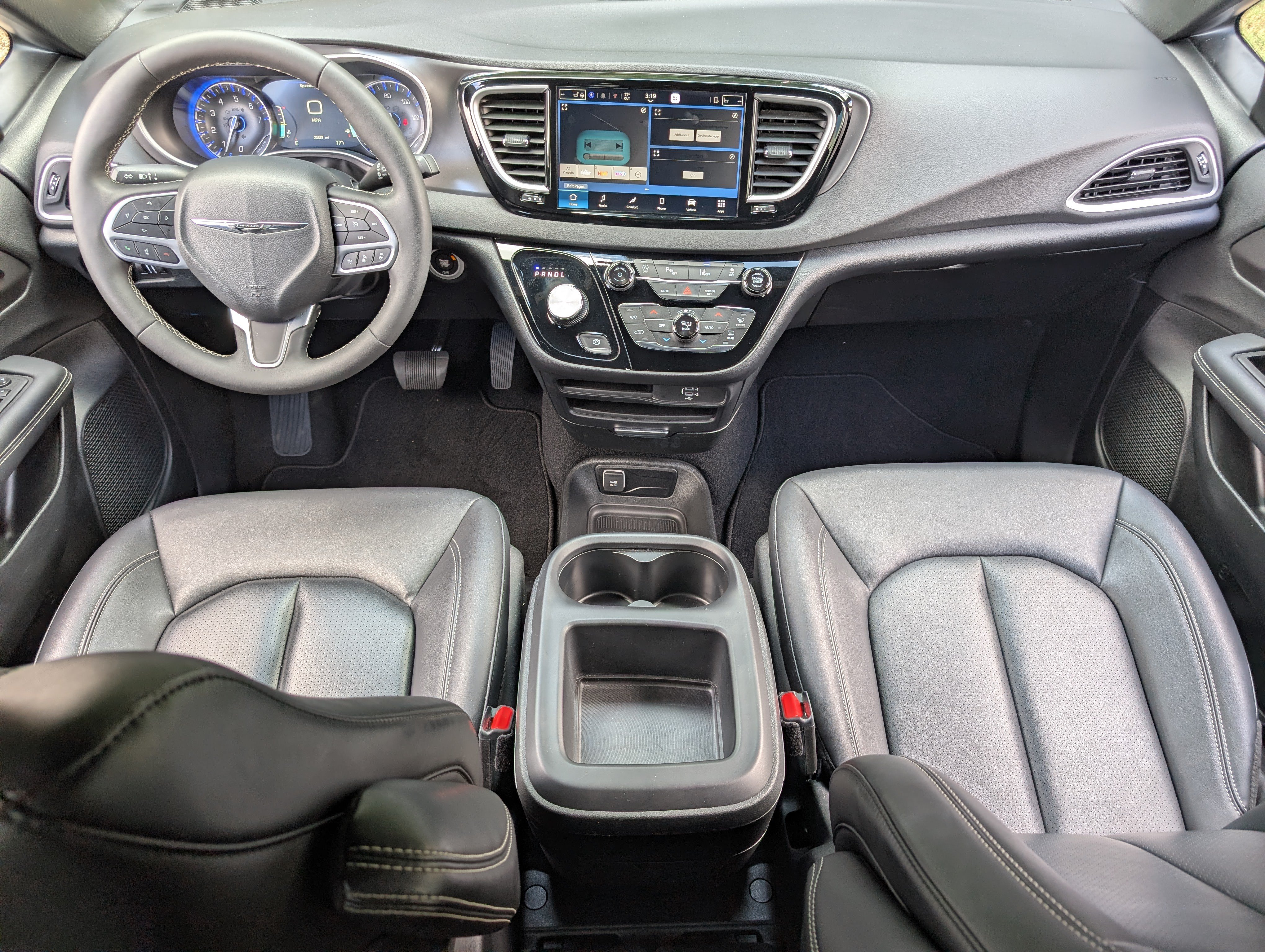 Used 2026 Chrysler Pacifica Select FWD image 25