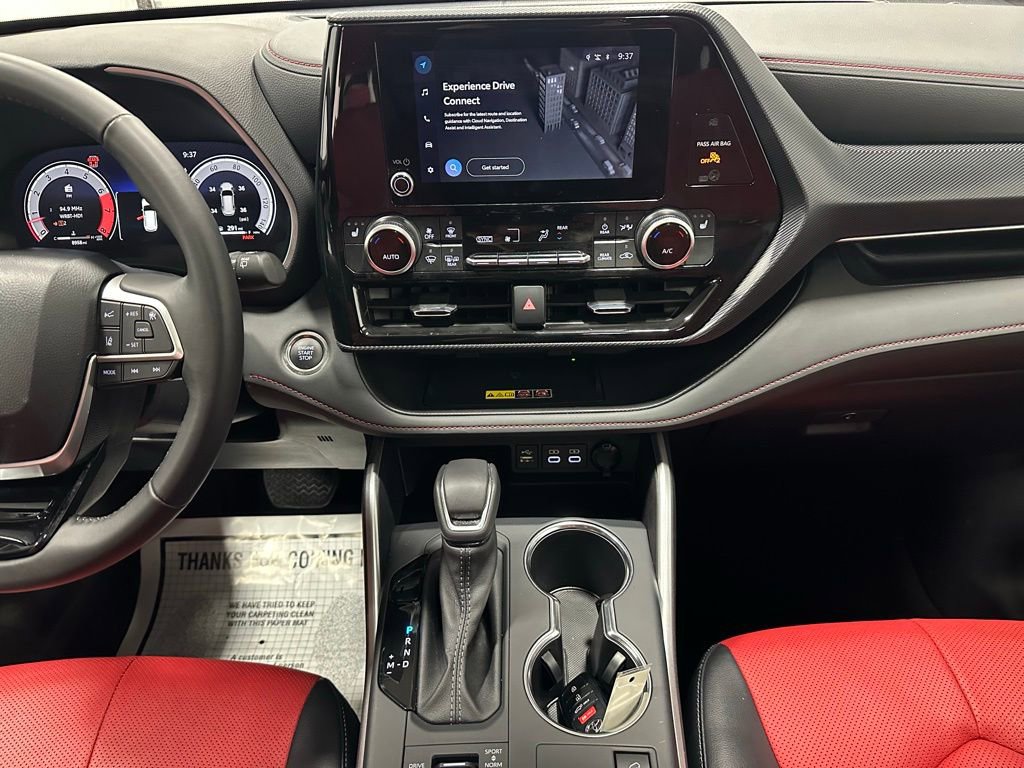 Used 2025 Toyota Highlander XSE image 25