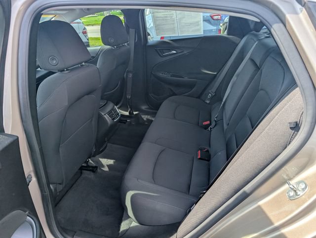 Used 2025 Chevrolet Malibu LT FWD image 9