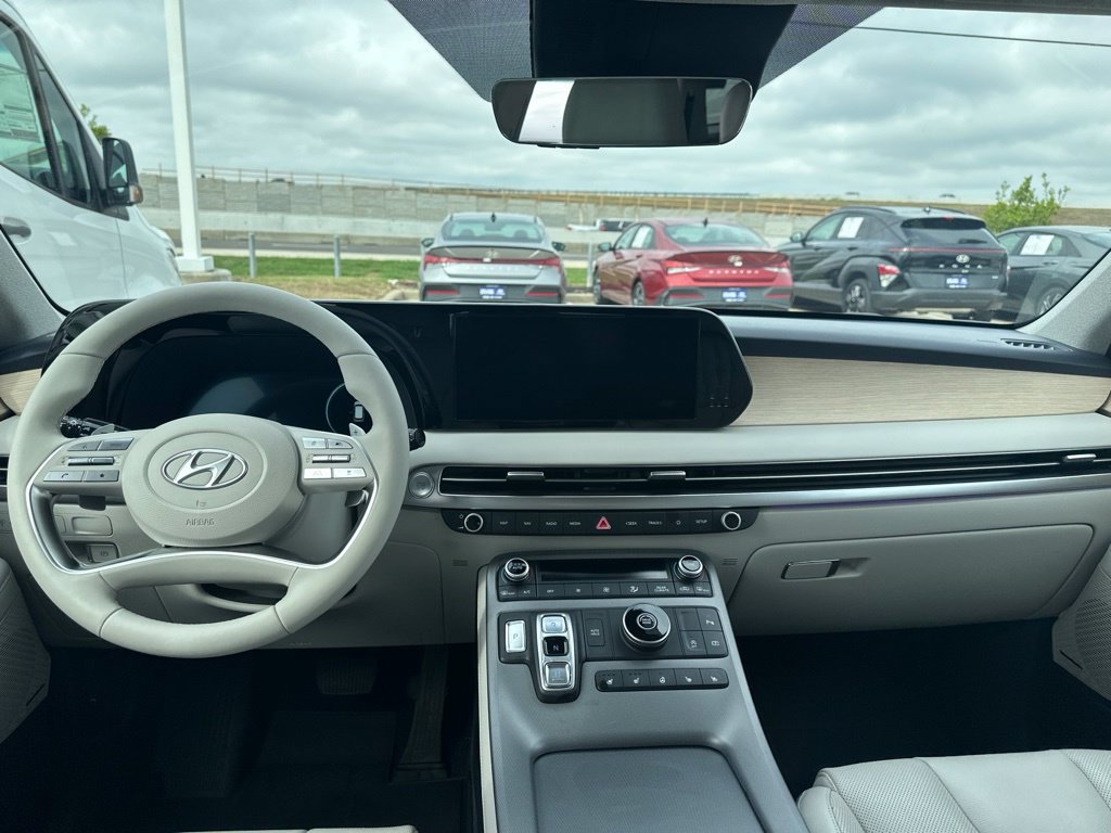 Used 2024 Hyundai Palisade Limited FWD image 15
