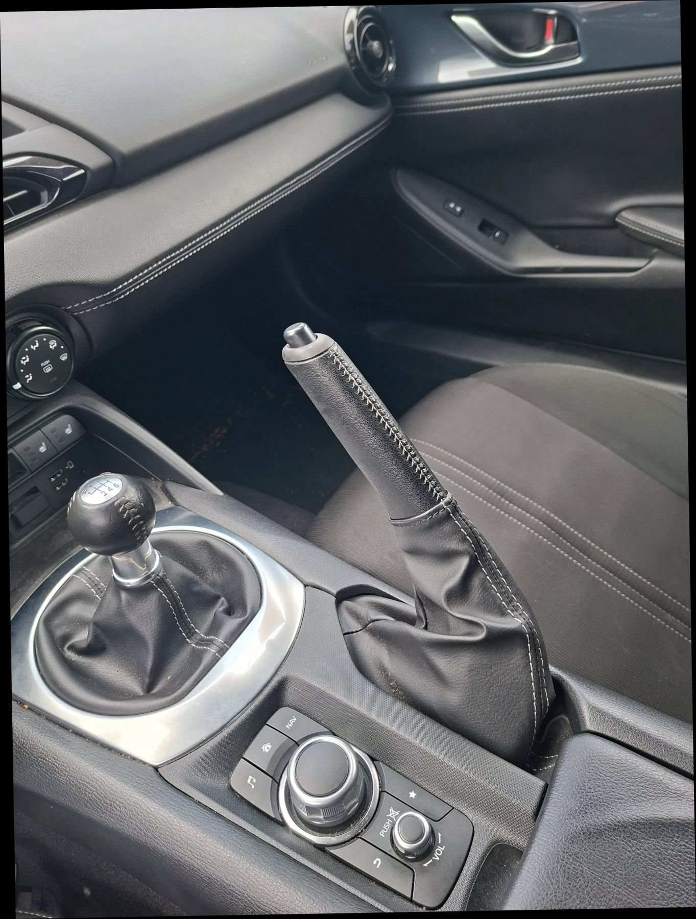 Used 2020 MAZDA MX-5 Miata RF Club RWD image 11