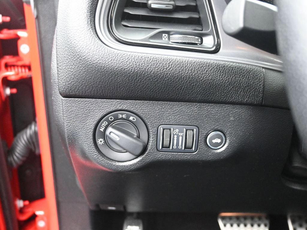 Used 2023 Dodge Challenger R/T image 31