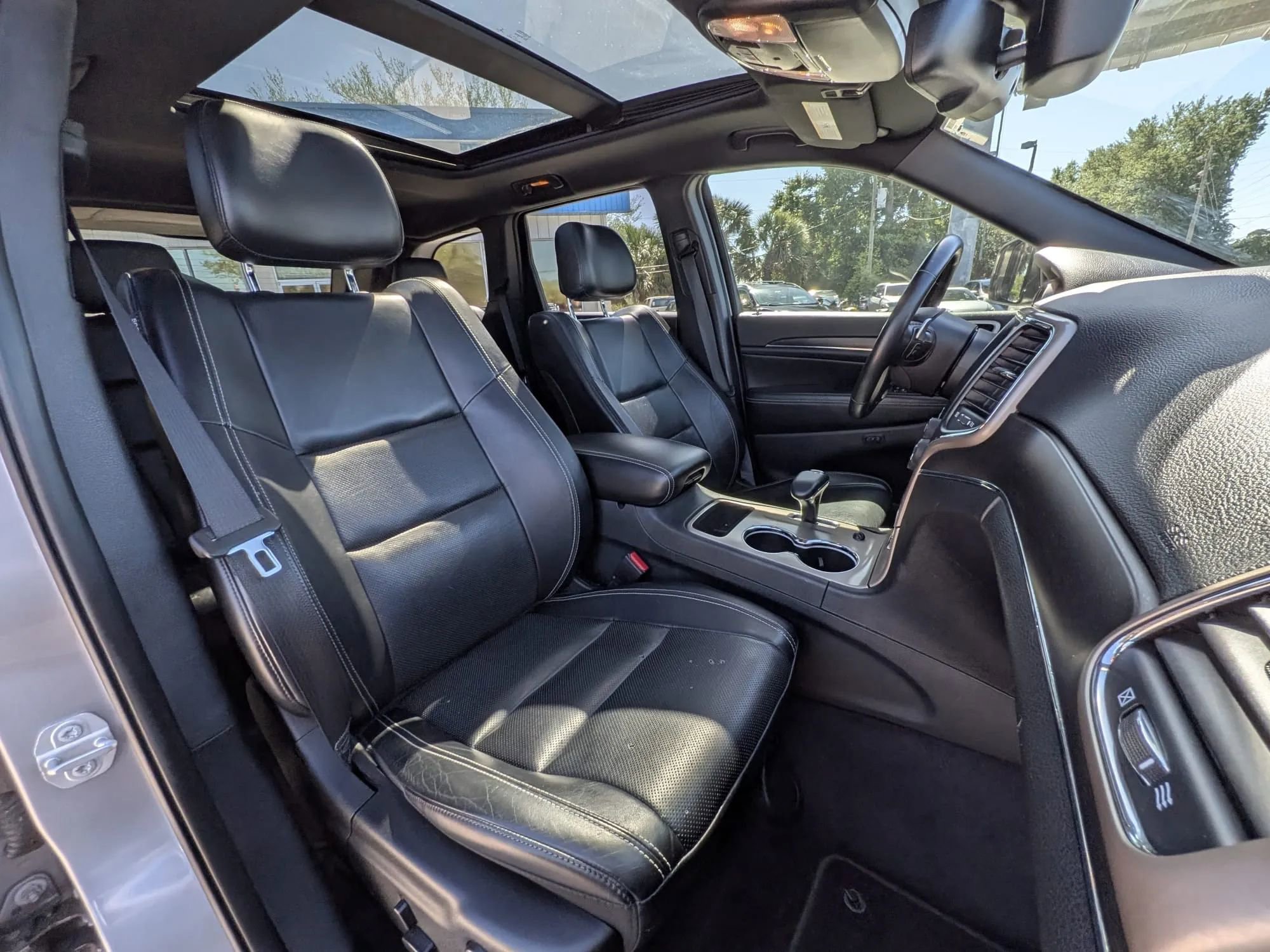 Used 2015 Jeep Grand Cherokee Limited w/ Luxury Group II RWD image 7