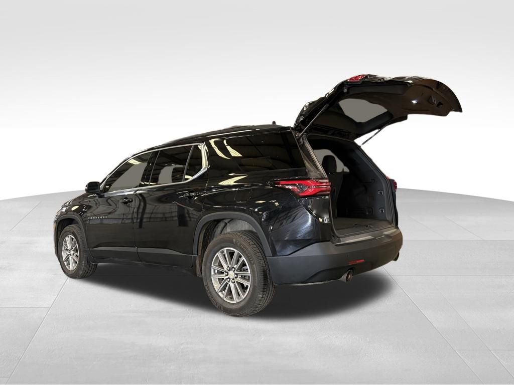 Used 2022 Chevrolet Traverse LT FWD image 13