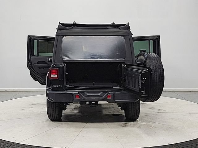 Used 2023 Jeep Wrangler Unlimited Sahara w/ Cold Weather Group AWD/4WD image 14