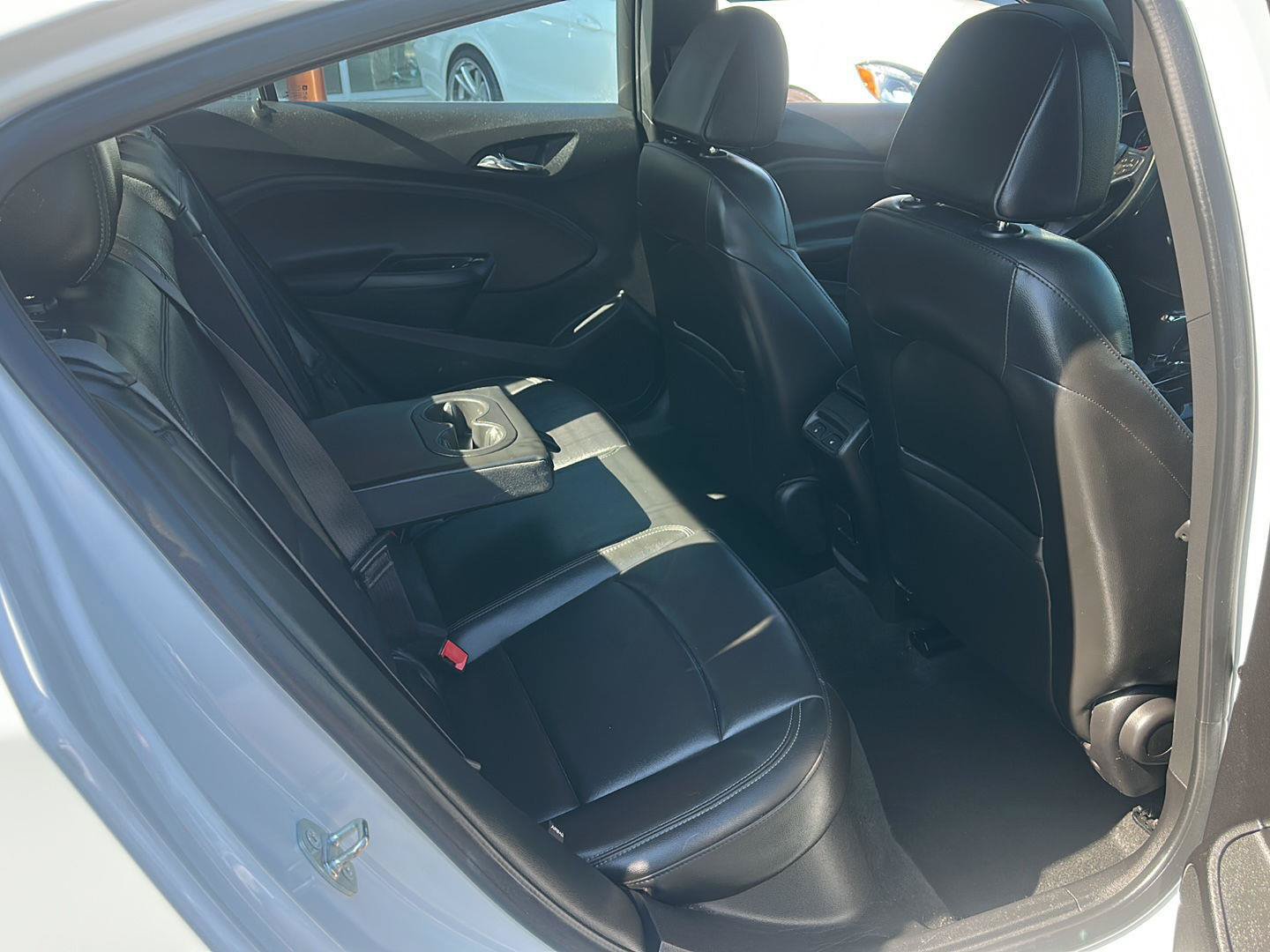 Used 2016 Chevrolet Cruze Premier FWD image 10
