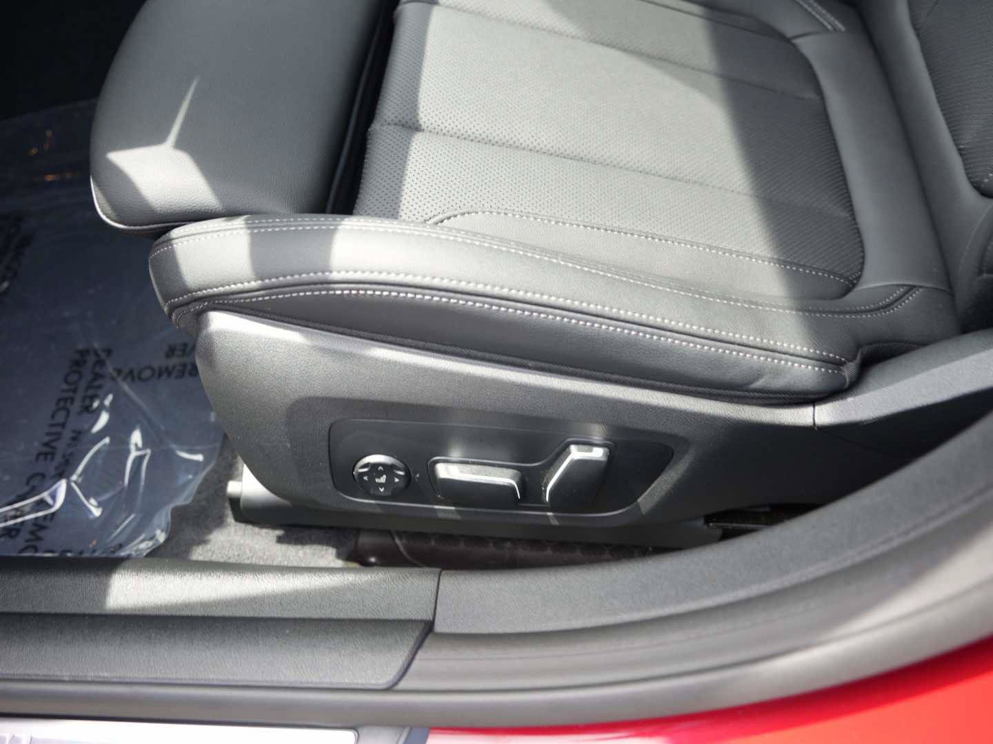 Used 2025 BMW M440i RWD image 27