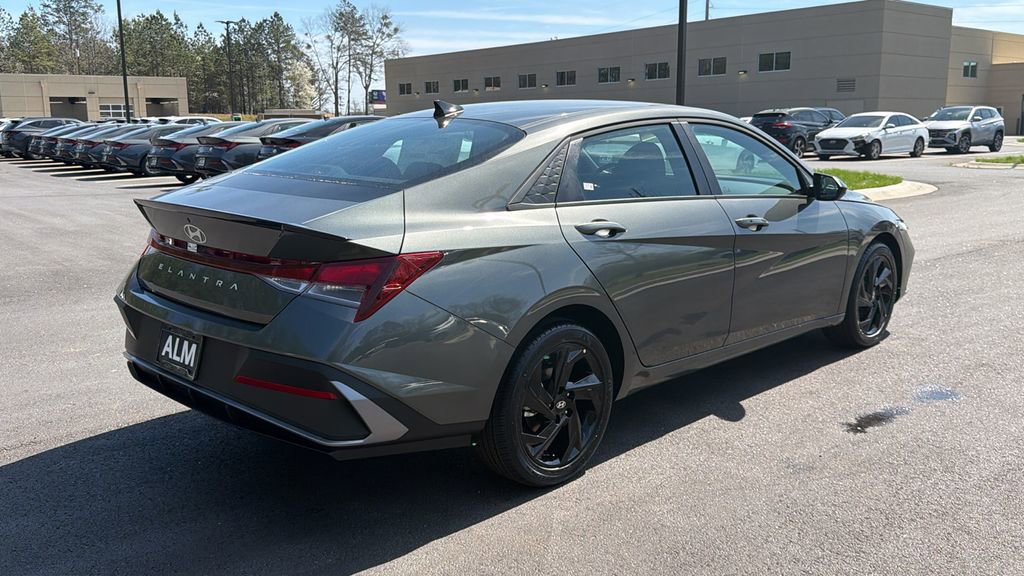 New 2026 Hyundai Elantra Sport image 5
