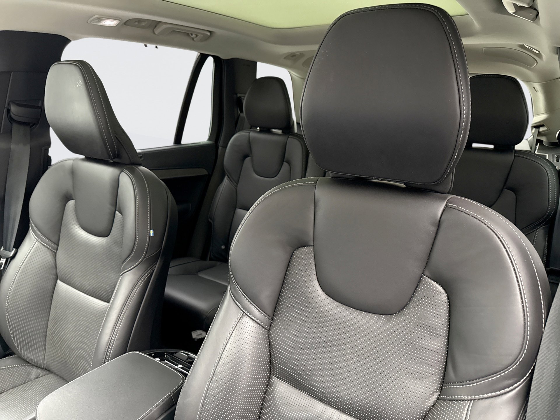 Used 2023 Volvo XC90 B6 Ultimate image 13