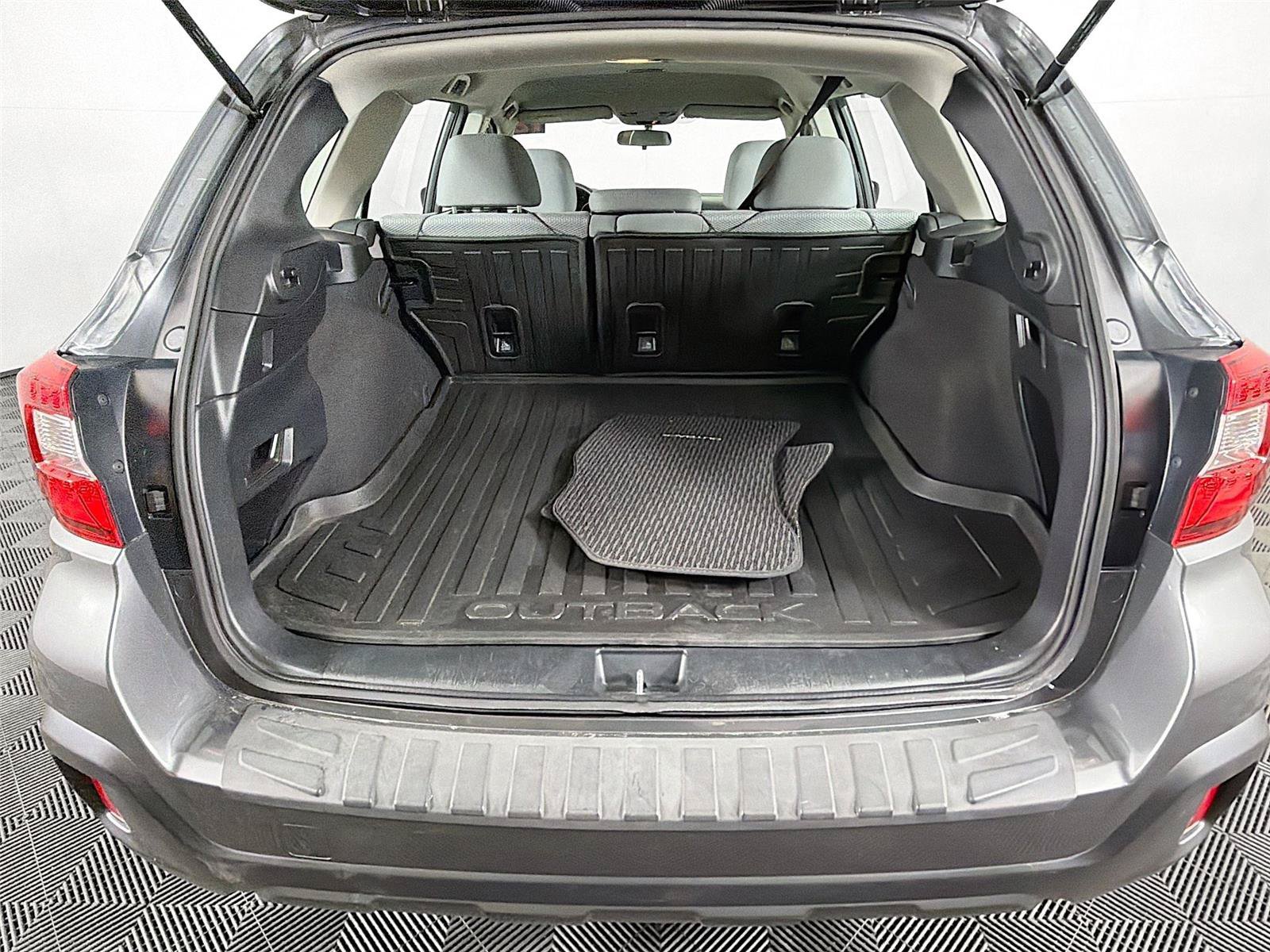 Used 2018 Subaru Outback 2.5i AWD/4WD image 14