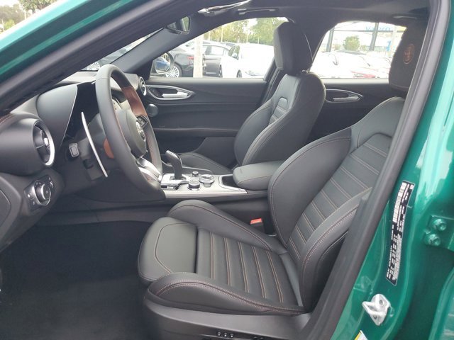 New 2025 Alfa Romeo Giulia AWD w/ Driving Assist Package image 11