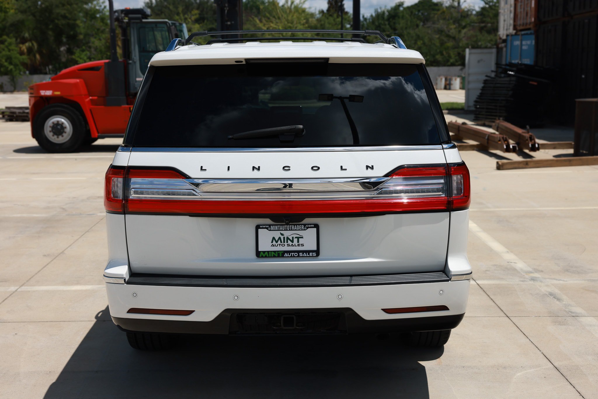 Used 2020 Lincoln Navigator L Black Label w/ Cargo Convenience Package AWD/4WD image 13