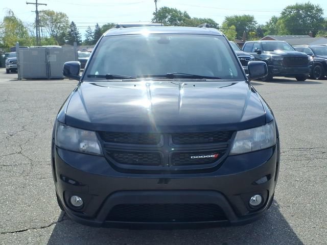 Used 2019 Dodge Journey SE w/ Blacktop Package FWD image 2