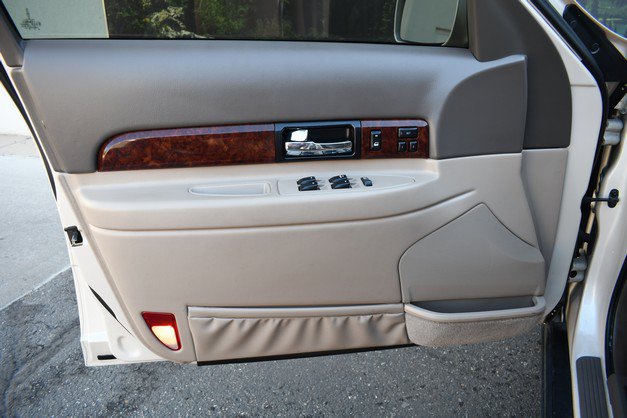 Used 2001 Lincoln LS RWD image 13