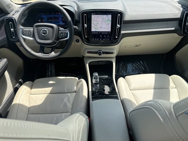 Certified 2023 Volvo XC40 B5 Plus w/ Climate Package AWD/4WD image 13
