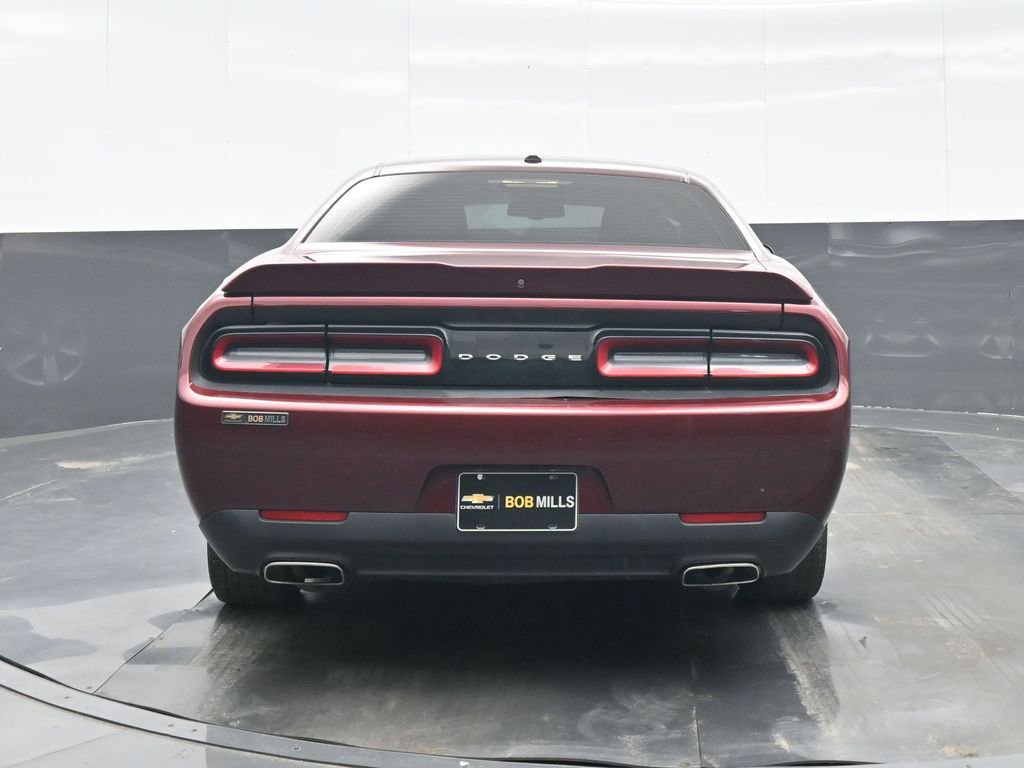 Used 2020 Dodge Challenger SXT image 5