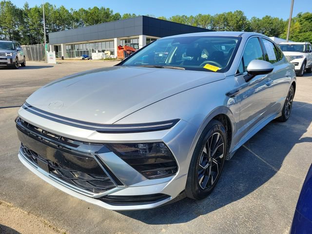 Used 2025 Hyundai Sonata SEL FWD image 3